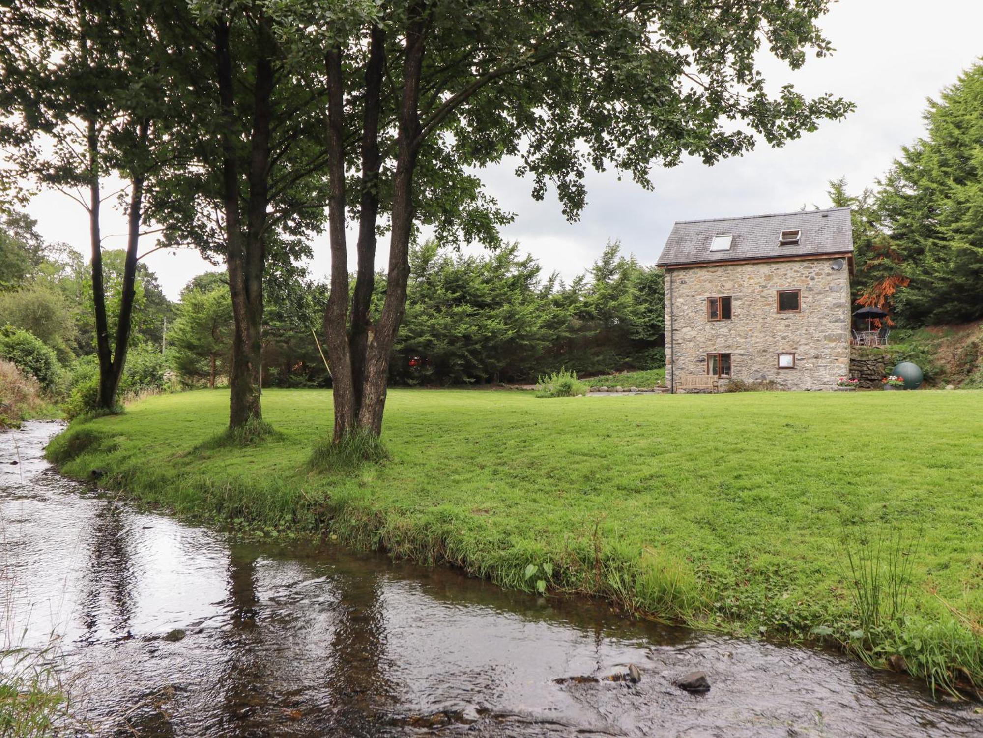 Yr Hen Felin Villa Oswestry Exterior photo