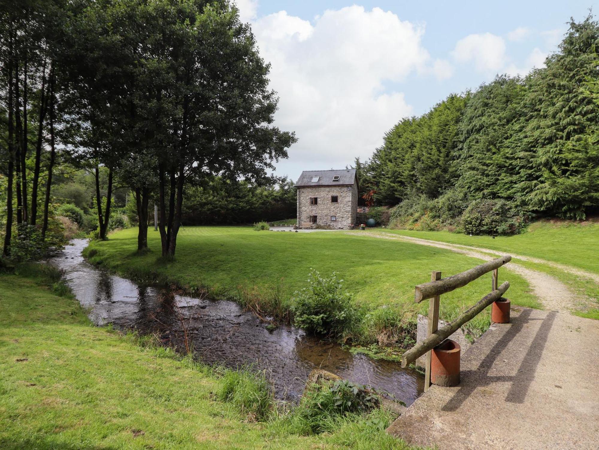 Yr Hen Felin Villa Oswestry Exterior photo
